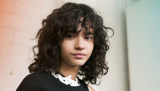 Schiuma per capelli ricci