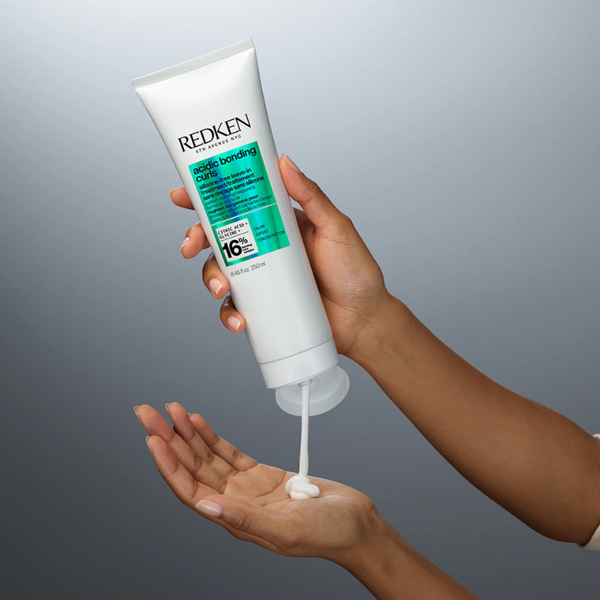 Redken Acidic Bonding Curls Leave-In